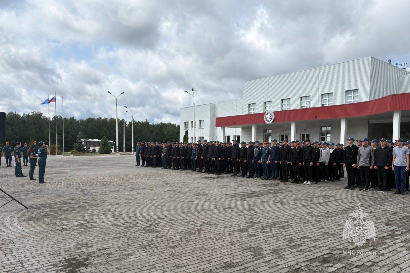 В Академии проходит курс молодого бойца для первокурсников